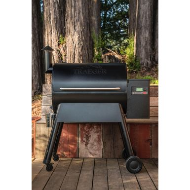 Traeger Grills - Pro 780 Pellet Grill and Smoker with WiFIRE - Black