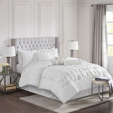 White Laurel 7 Piece Tufted Comforter Set Full