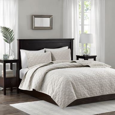 Ivory Harper 3 Piece Velvet Quilt Set Full/Queen