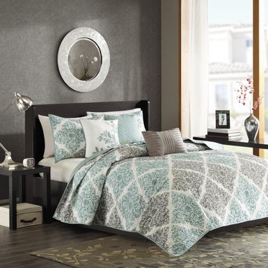 Aqua Claire 6 Piece Printed Quilt Set with Throw Pillows, King/Cal King