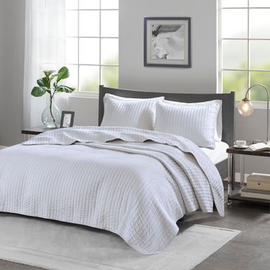 White Keaton 3 Piece Quilt Set Full/Queen