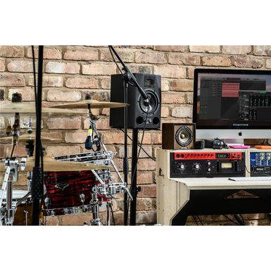 Focusrite Clarett+ 8Pre 8-Channel 18-In/20-Out Audio Interface with Software Suite for PC and Mac