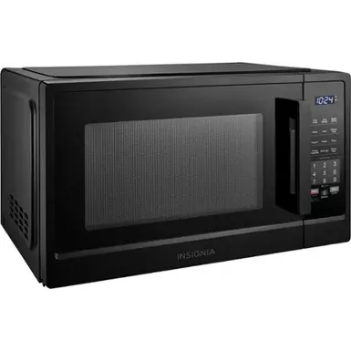 image of Insignia™ - 1.1 Cu. Ft. Countertop Microwave - Black with sku:bb22242985-bestbuy