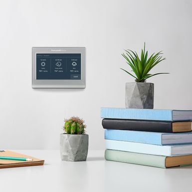 Alt View Zoom 11. Honeywell Home - Smart Color Thermostat with Wi-Fi Connectivity - Silver