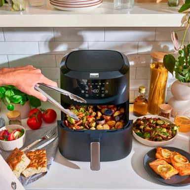 Bella Pro Series - 8-qt. Digital Air Fryer with Divided Basket - Black