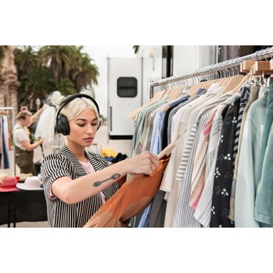Alt View Zoom 18. Bose - Headphones 700 Wireless Noise Cancelling Over-the-Ear Headphones - Triple Black