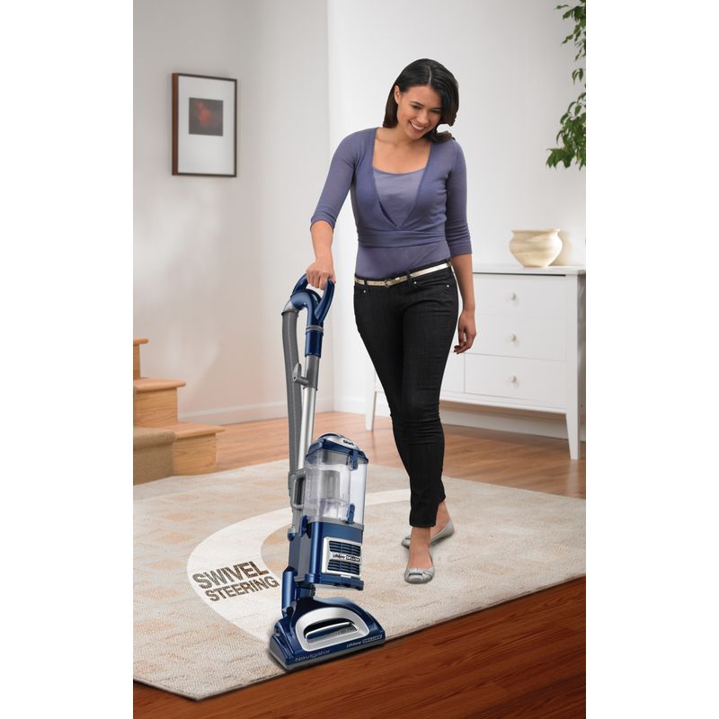 Shark - Navigator Lift-Away Deluxe Professional Bagless Vacuum