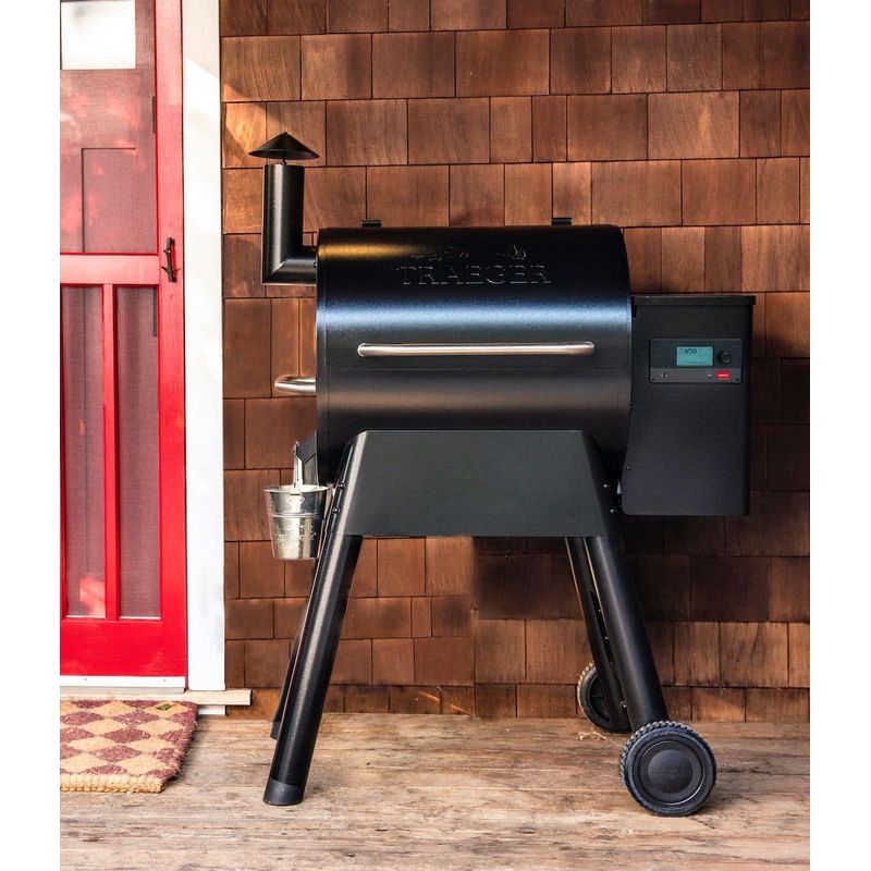 Traeger Grills - Pro 575 Pellet Grill and Smoker with WiFIRE - Black