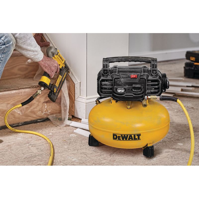 DeWalt - 18Ga Brad Nailer & Pancake Compressor Kit