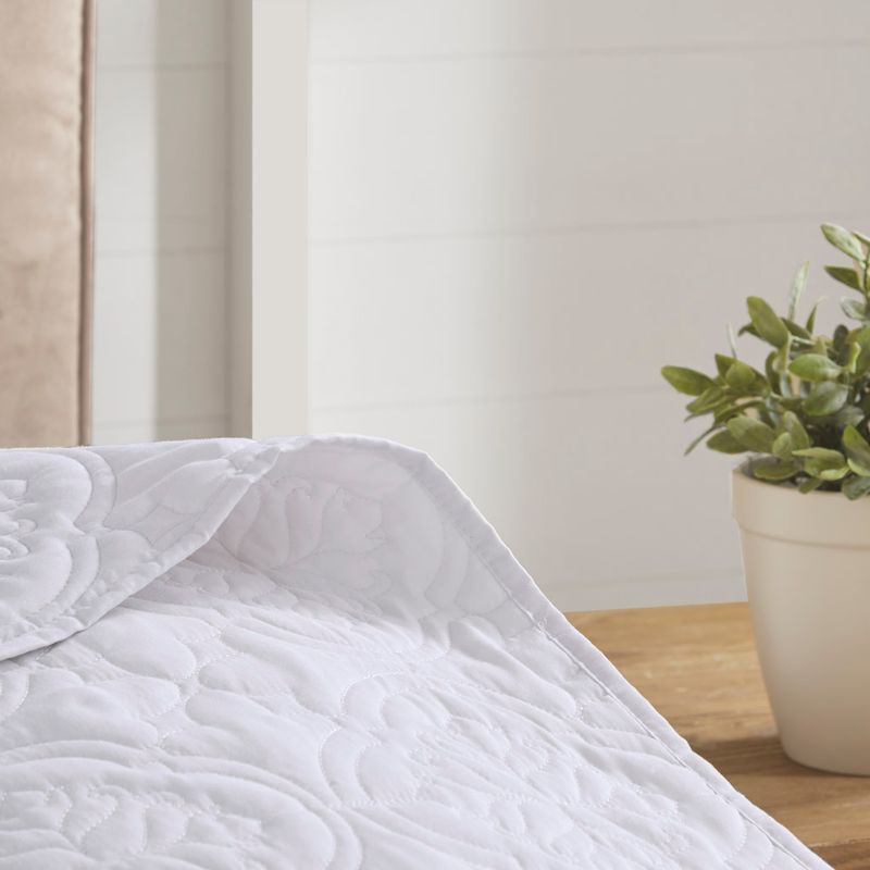White Oakley 3 Piece Reversible Bedspread Set Full/Queen