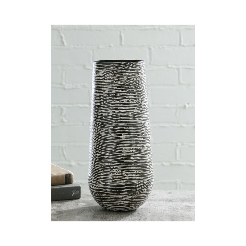 Fynn Vase