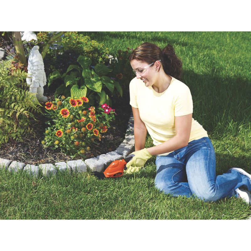 Black & Decker - 3.6V Lithium 2-in-1 Garden Shear Combo