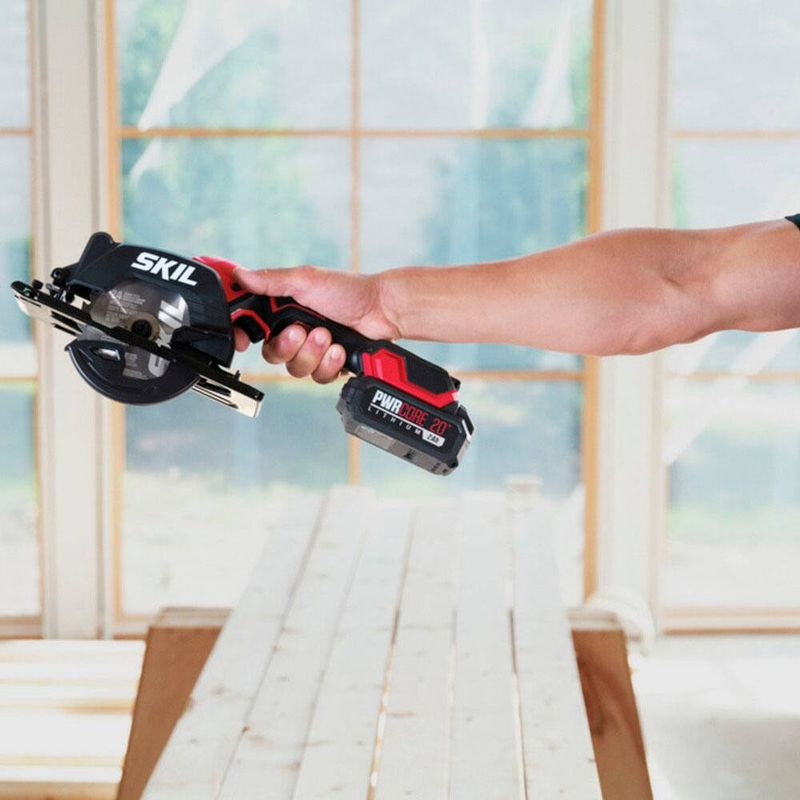 SKIL PWR CORE 20 Brushless 4-1/2 IN Comp Circ Saw Kit - Black/Red