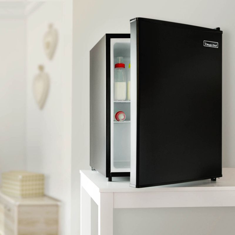 Magic Chef 2.4 cu. ft. Black All-Refrigerator/ Compact Refrigerator