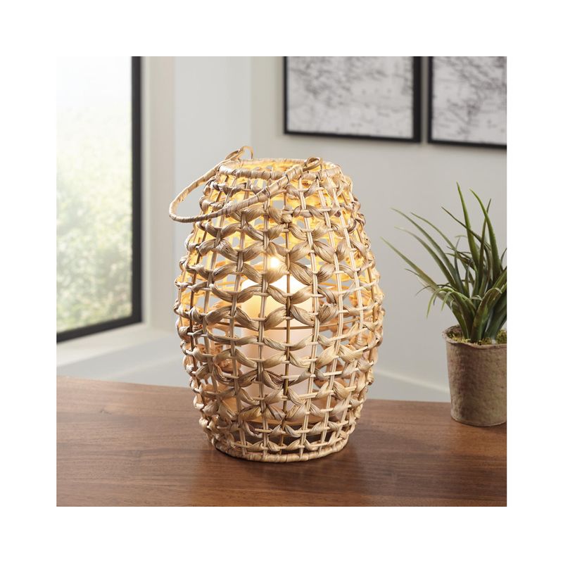 Etta Lantern