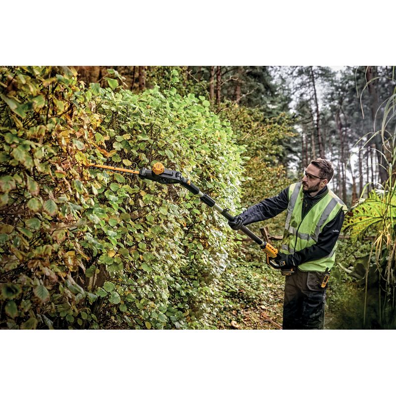 DeWalt - 20V MAX Pole Hedge Trimmer
