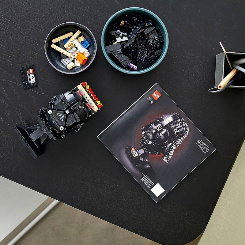 LEGO - Star Wars Darth Vader Helmet 75304 Collectible Building Kit (834 Pieces)
