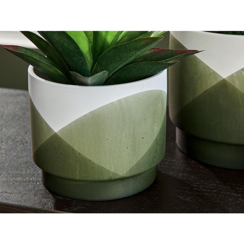 Ardenridge Planter Set of 2