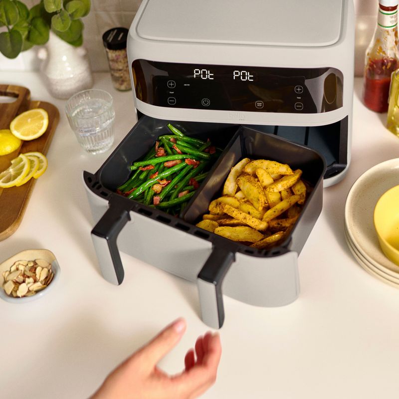 bella PRO - 4-qt. TriZone Touchscreen Air Fryer with Dual Flex Basket - Oatmilk