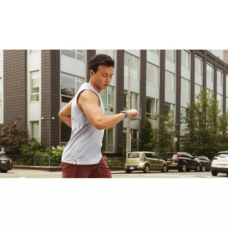 Fitbit - Versa 4 Fitness Smartwatch - Platinum