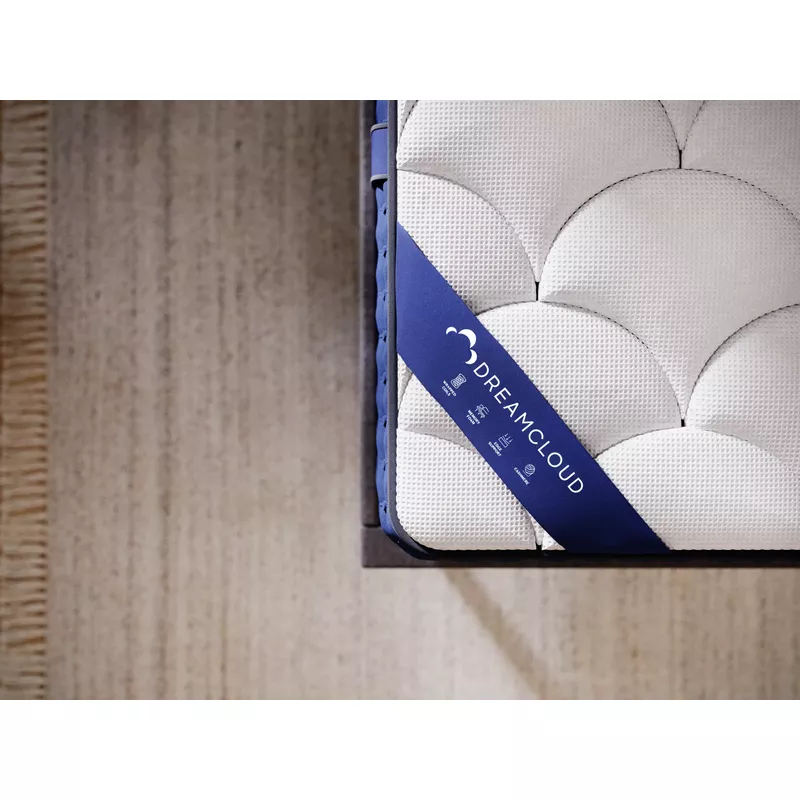 Dream Cloud 14" Hybrid Mattress Queen/ Bed-in-a-Box
