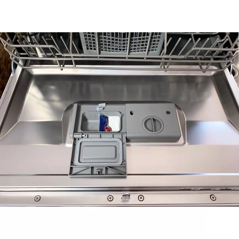 Magic Chef 6 Place Setting White Countertop Dishwasher