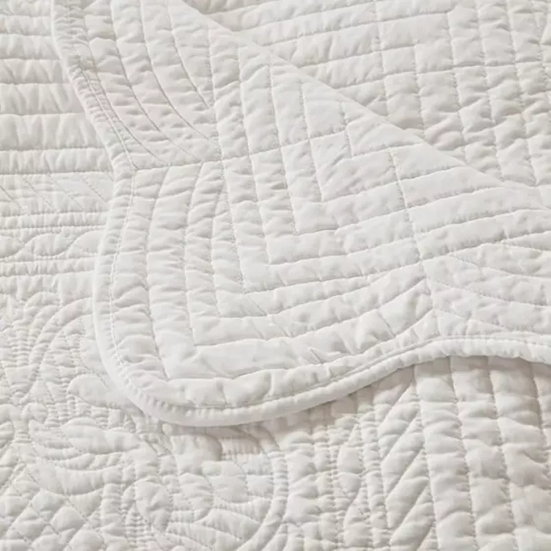 White Tuscany Oversized Quilted Throw with Scalloped Edges 60x72"