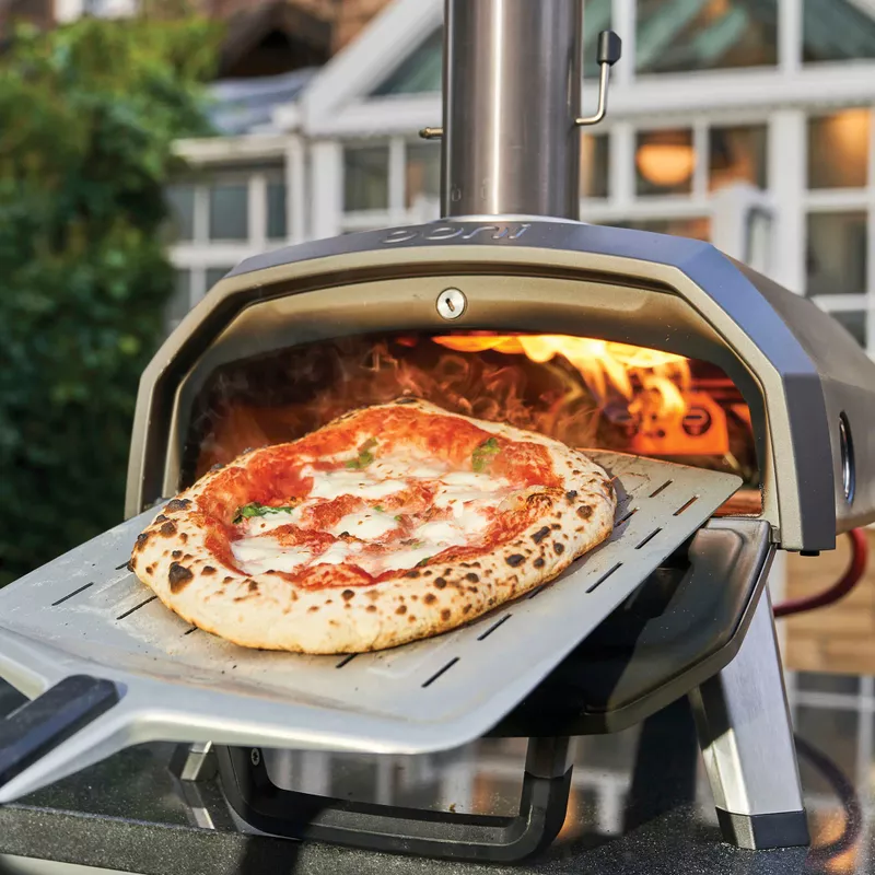 Ooni - Karu 12G 29.7-In. Multi-Fuel Outdoor Portable Pizza Oven with Borosilicate Glass Door and Integrated Thermometer - Black