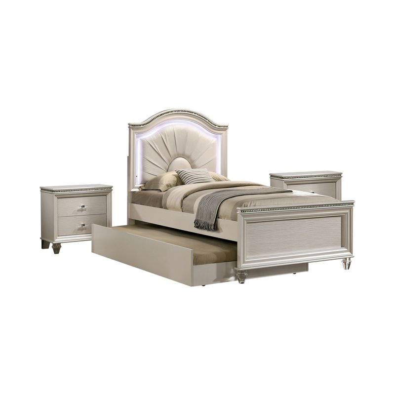 Furniture of America Ving White 3-piece Bedroom Set with 2 Nightstands - Full