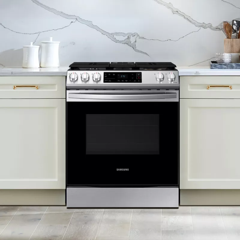 Samsung - 6.0 cu. ft. Front Control Slide-in Gas Range with Wi-Fi, Fingerprint Resistant - Stainless Steel