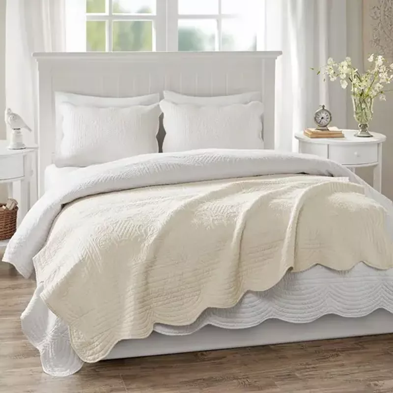 Cream Tuscany Oversized Quilted Throw with Scalloped Edges 60x72"