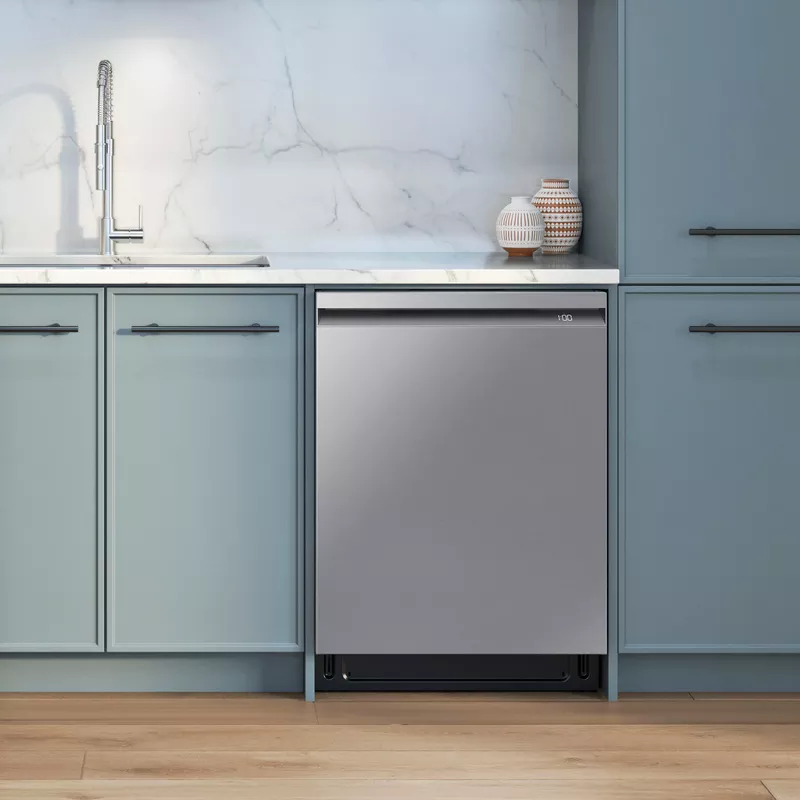 Samsung - Smart 42dBA Dishwasher with StormWash+ and Smart Dry - Stainless Steel