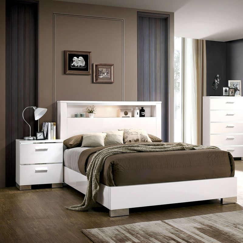 Furniture of America Champs Solid Wood Storage 3-piece Queen Bed Set - White