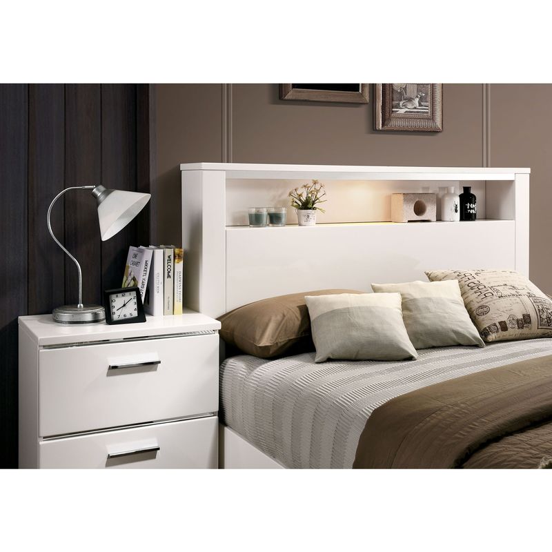 Furniture of America Champs Solid Wood Storage 3-piece Queen Bed Set - White