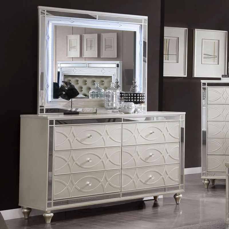 Silver Orchid Amann Traditional Silver 6-drawer Dresser - Silver