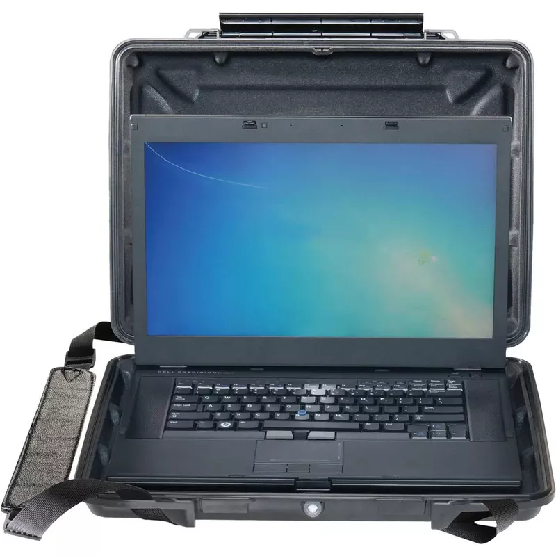 Pelican 1095CC 17" HardBack Laptop Computer Case with Laptop Liner, Black