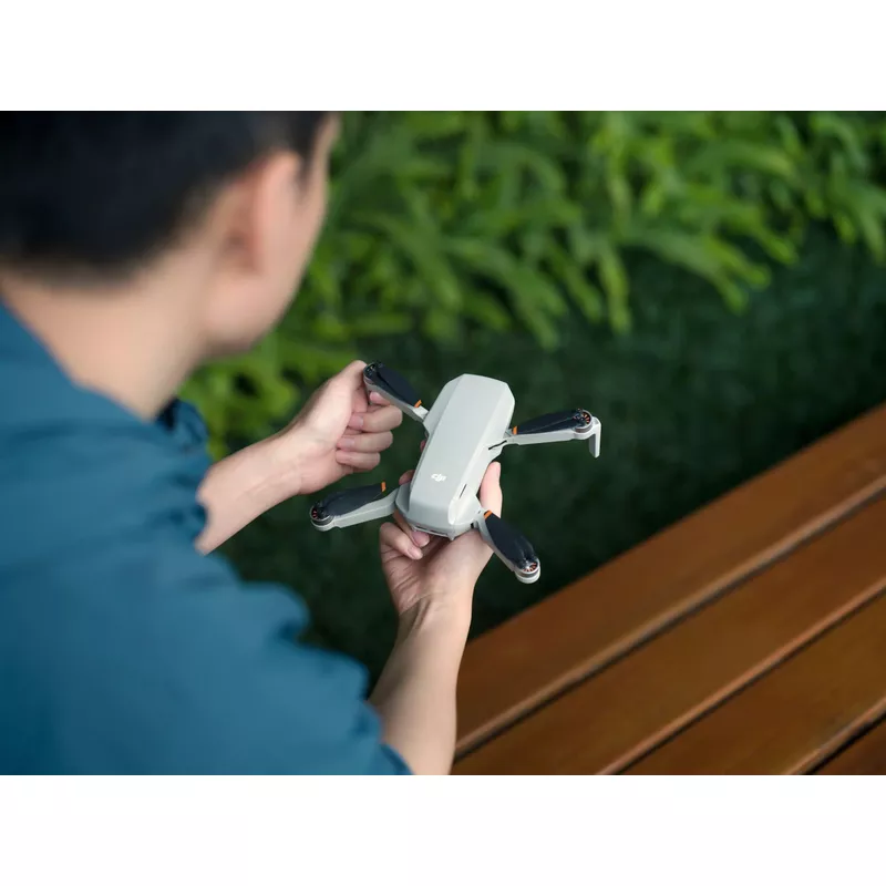 DJI - Mini 2 SE Fly More Combo Drone with Remote Control - Gray