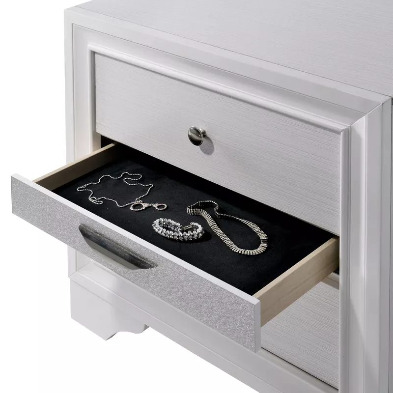 Contemporary Solid Wood 3-Drawer Nightstand in White
