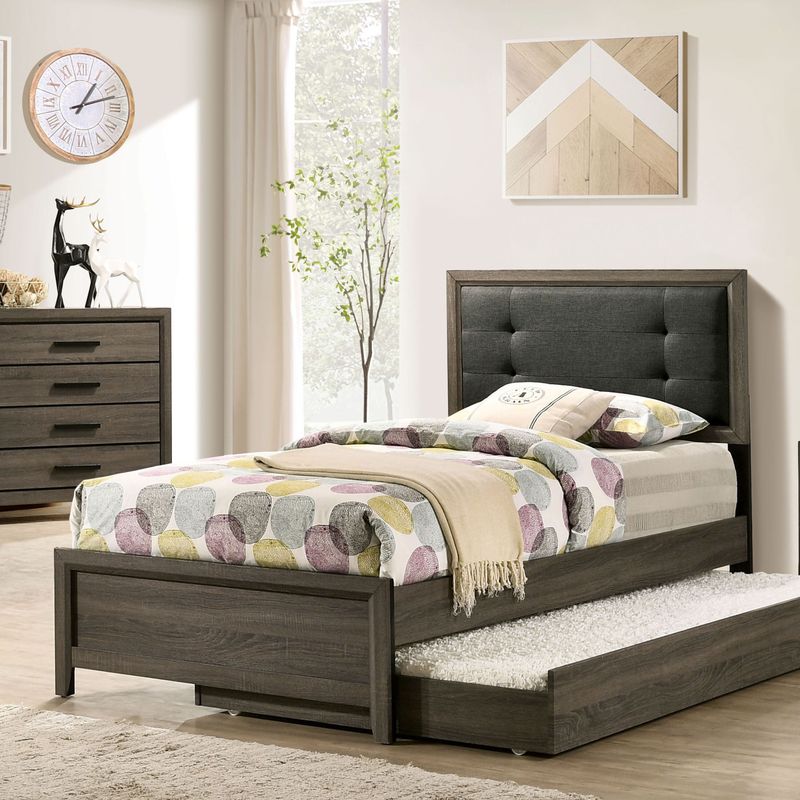 Furniture of America Aury Rustic Grey Tufted 5-piece Bedroom Set - Full